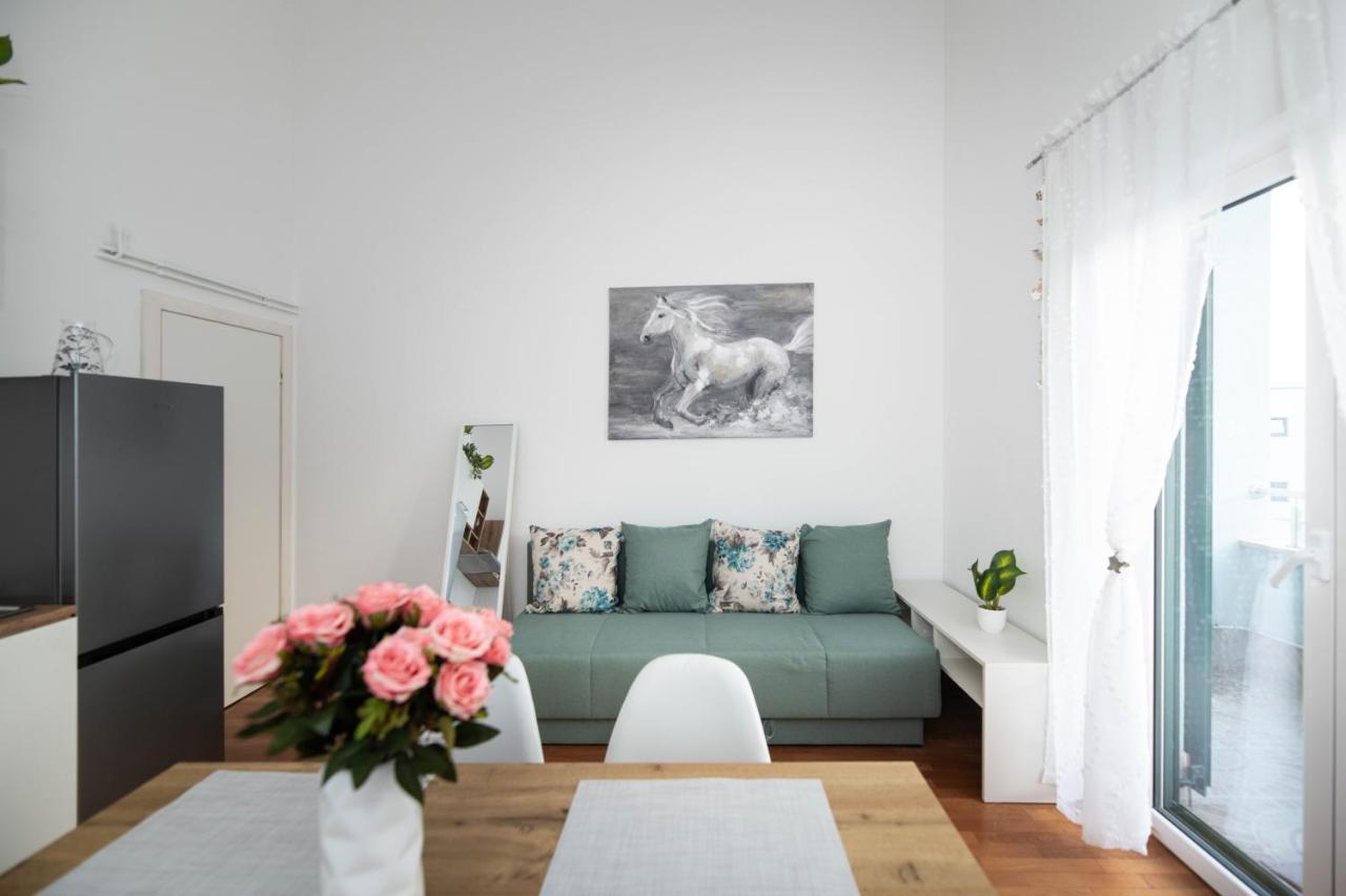 Sunny Beach Apartments シベニク エクステリア 写真