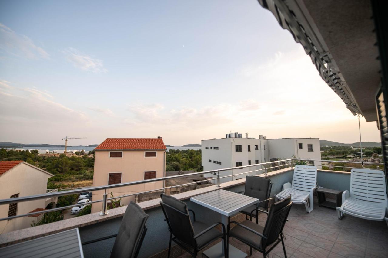 Sunny Beach Apartments シベニク エクステリア 写真